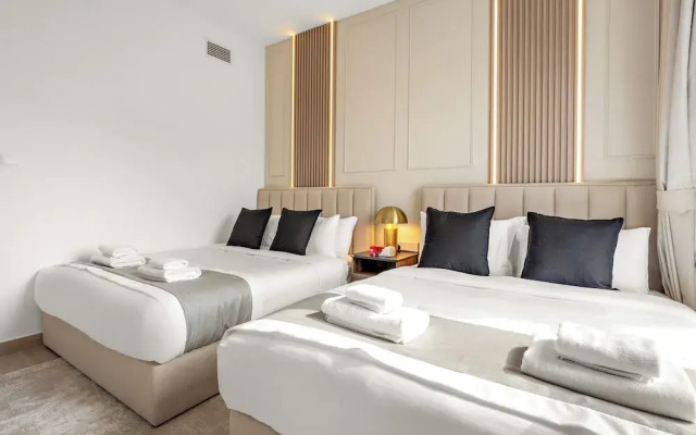 Luxe Ventures Waters Edge Haven