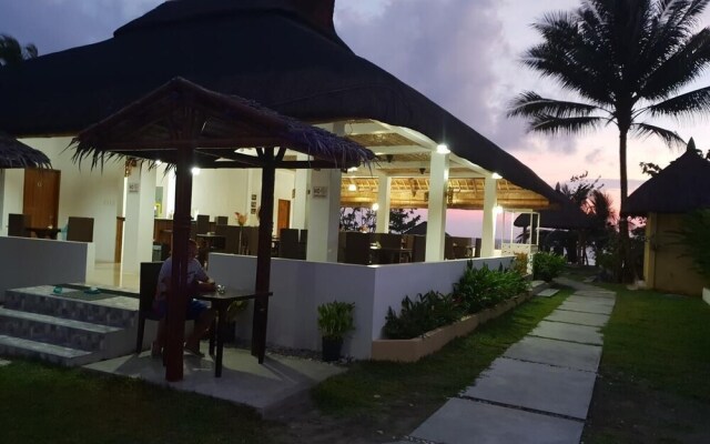 Villa Maria Luisa Beach Resort