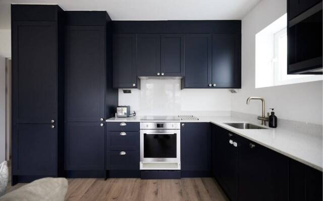 The Wembley Park Wonder - Charming 2bdr Flat With Balcony