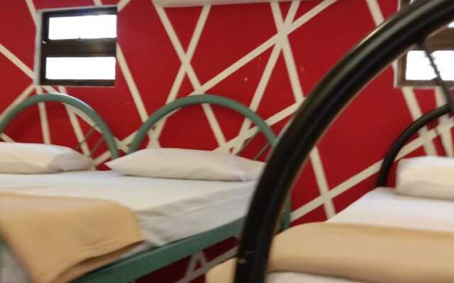 Spot On 90064 Bgh Hostel Lama