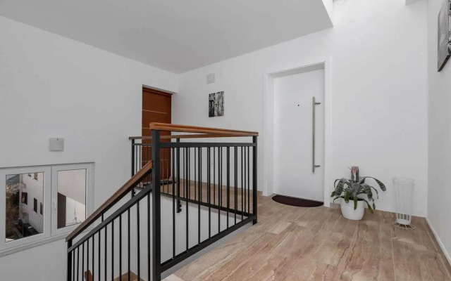 Luxurious Apartment Nino