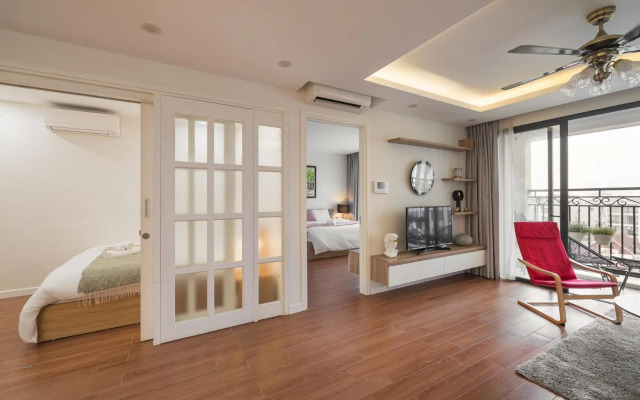 Troy House - D'Leroi Soleil - 59 Xuan Dieu