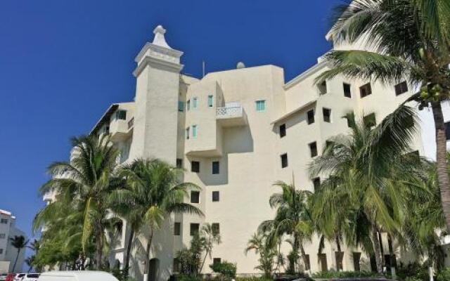 Best Beach Apartments - Cancun Plaza