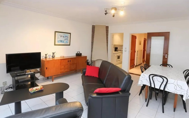 Apartment on Belgium Seawall, Central Location