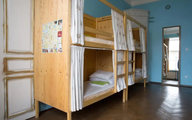 Хостел Travellers Palace