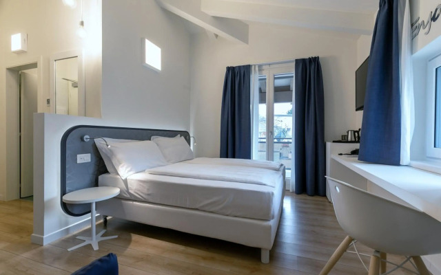 Hi Hotels Torbole Pool & Spa