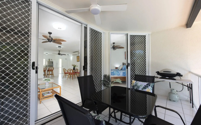 Golden Sands Beachfront Apartment Resort