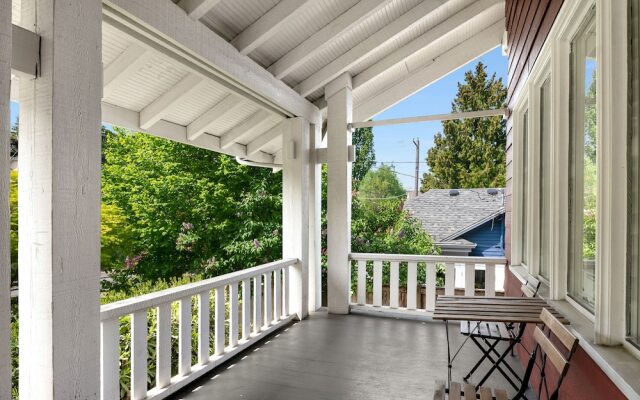 Seattle Vacation Home: Montlake 7 Bedroom