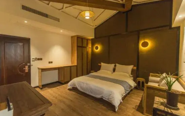 Aiduo Xiaozhu Hostel