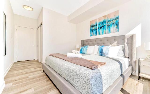 Luxury 1BR Condo - Private Balcony City Views