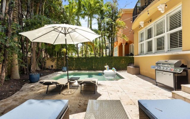Luxury Spanish Villa 4 Bedroom 4 Bathroom Pool Sunny Isles