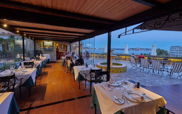 Hotel Petit Cala Fornells