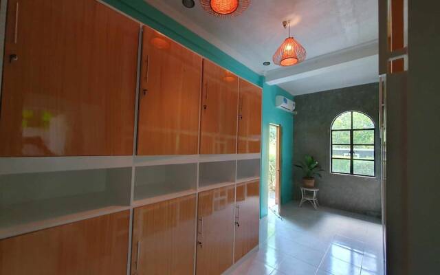 Fomo hostel palawan