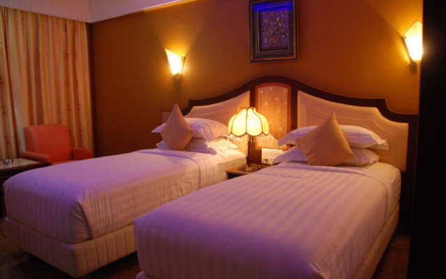 Golden Metro Hotel