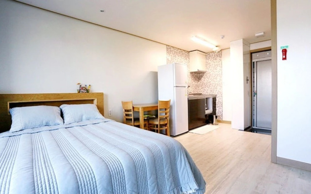 Tongyeong Cobalt Blue Pension