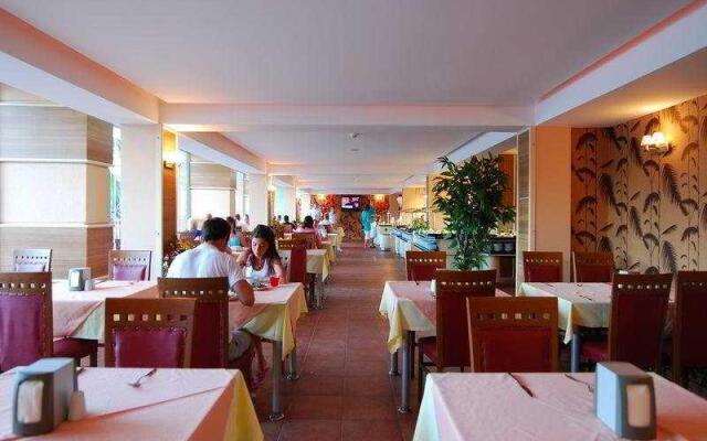 Royal Garden Park Hotel