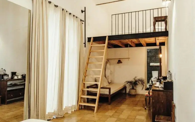 Hotel Sin Nombre