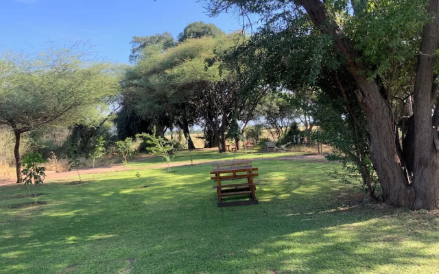Lorato Lodge and Camping