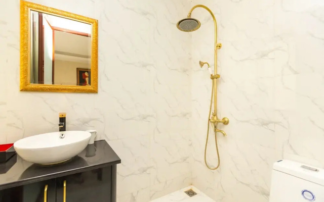 Aisha Hotel And Apartment by OYO Rooms