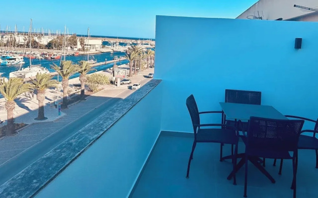 Spectacular Lagos Marina View apt on Promenade