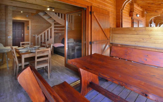 Terraced Houses Close to the Beach, Sianozety