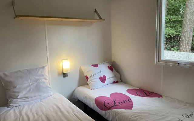 Neat Chalet With Microwave, Antwerp at 39 km