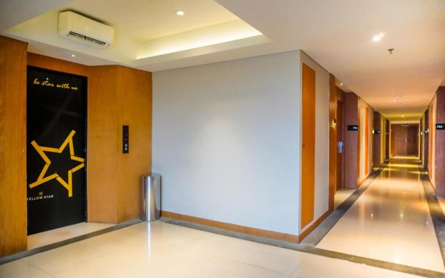 Yellow Star Ambarukmo Hotel