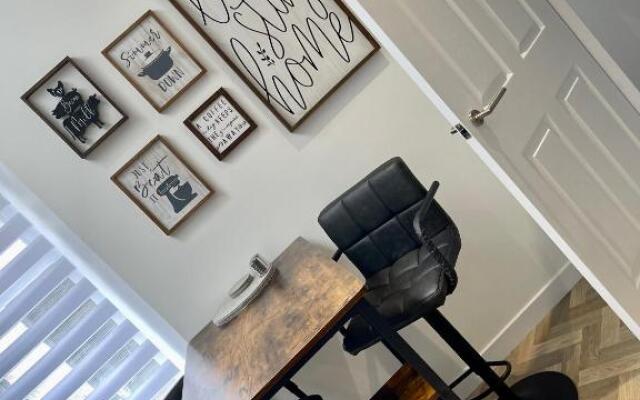 The Gallery At Warrenfield House