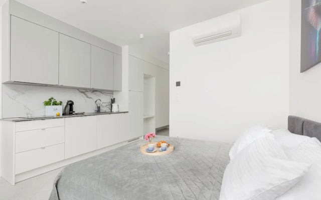 Beautiful Sea&lake Studio by Renters