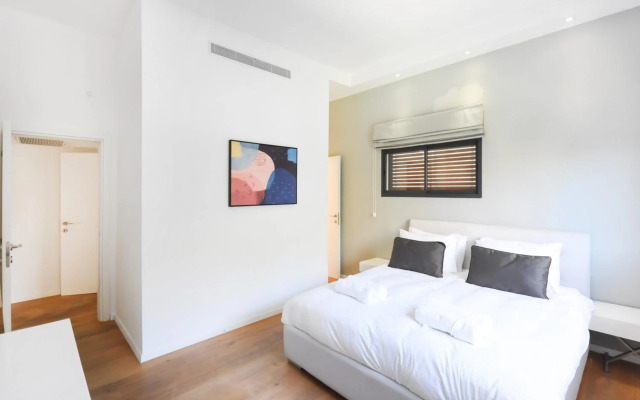 Serene 2BR in Dizengoff Square by HolyGuest