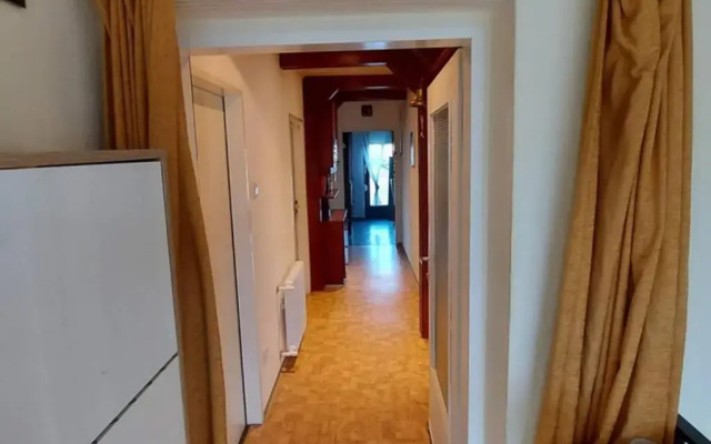 Quiet apartment close to town