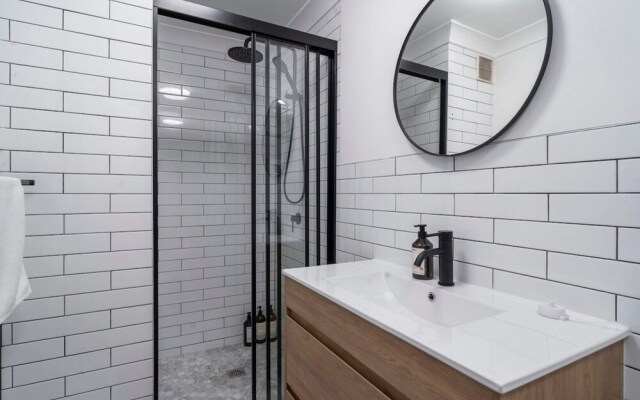 Loft Style Apartment in the Heart of Surry Hills