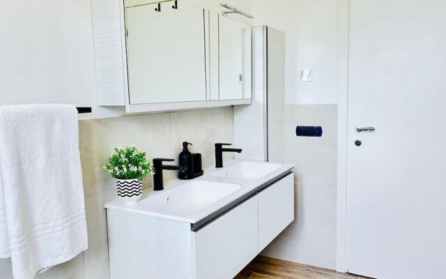 Countryside Villa With Private Pool and sea View