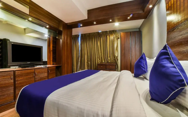 OYO Flagship 27068 The Sapphire Comfort Hotel