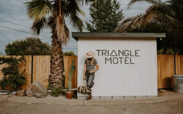 Triangle Motel