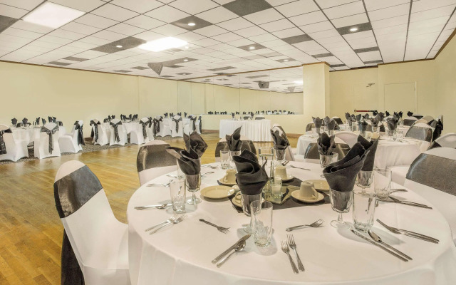 Ramada Plaza by Wyndham Fayetteville Fort Bragg Area