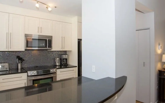 Moore Suites - Waterfront Place