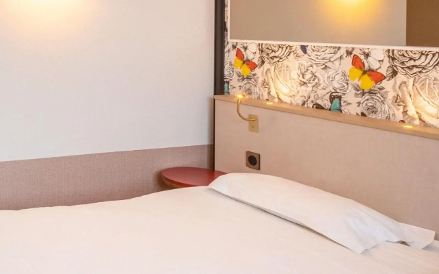 Brit Hotel Nantes La Beaujoire - LAmandine