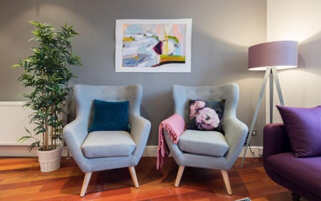 The Kensington Gardens - Modern & Bright 2BDR Flat