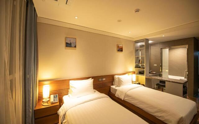 J-One Hotel