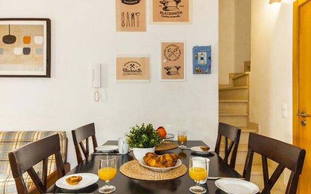 A09 - Super Central Duplex Apartment
