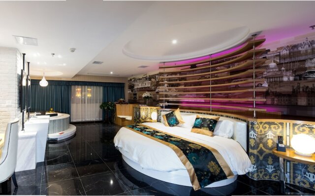 Wuhan Wanchen Theme Hotel