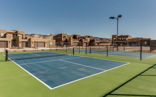 Your Escape at the Ledges