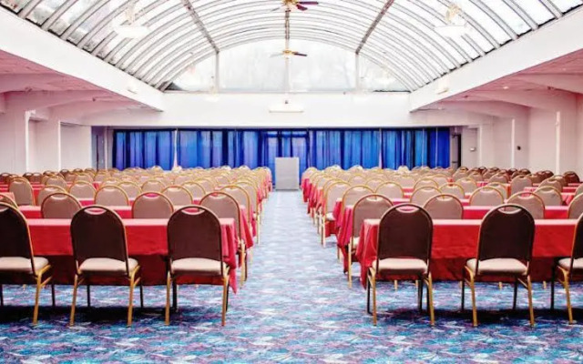 Fern Valley Hotel & Conference Center