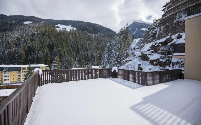Apartment Bad Gastein Near Ski Slopes