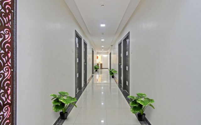 Collection O 91174 Hotel Raj Mahal