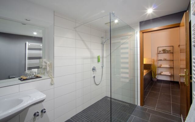 SL'otel im Parforcehaus