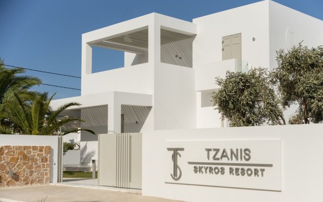 Tzanis Resort