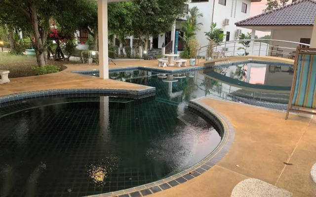 CET Resort & Rayong Padelcenter