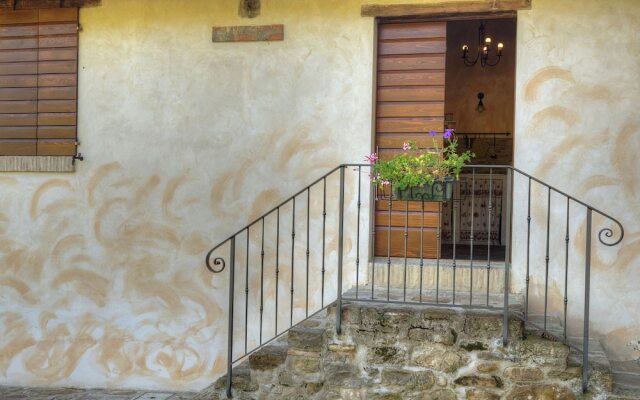 Bright Holiday Home in Modigliana With Swimming Pool
